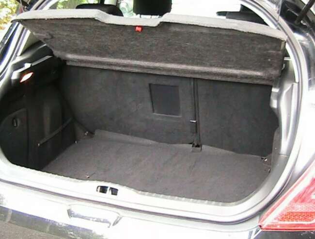 2010 Peugeot 308, Hatchback, Manual, 1560 diesel, aircon, 5 doors  5