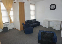 Impressive 4 Bedrooms First Floor Flat Available to Rent in Harrow thumb 2