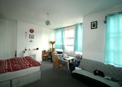 Impressive 4 Bedrooms First Floor Flat Available to Rent in Harrow thumb 3