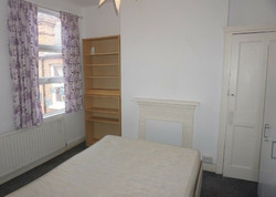 Impressive 4 Bedrooms First Floor Flat Available to Rent in Harrow thumb 4