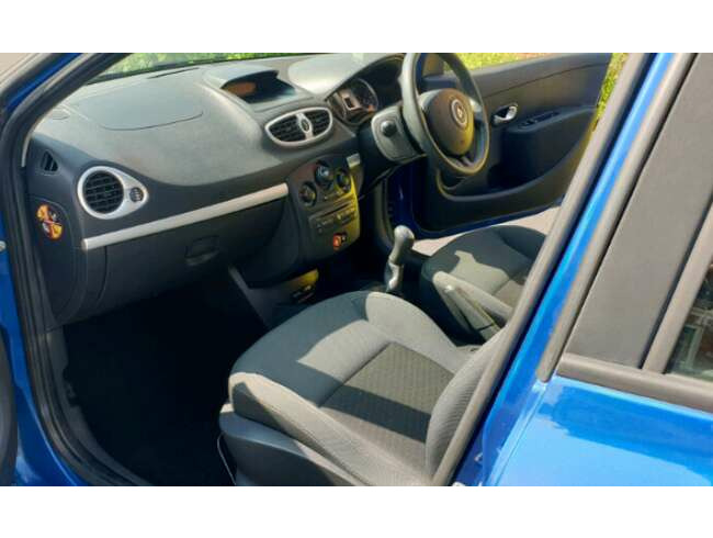2009 Renault Clio i-Music - Electric Blue  5