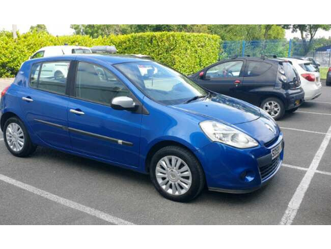 2009 Renault Clio i-Music - Electric Blue thumb 2