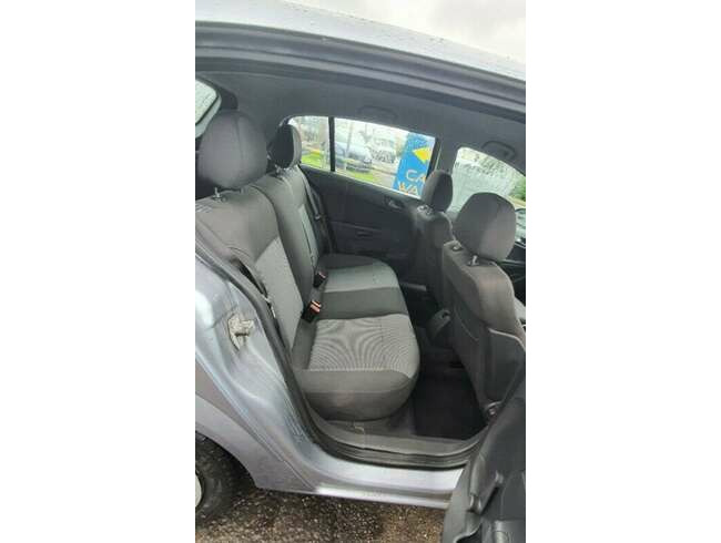 2011 Vauxhall Astra, Hatchback, Manual, 1364 (cc), 5 Doors  5