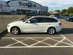 2013 BMW 318 Diesel Estate, White, 2 owners  thumb 4