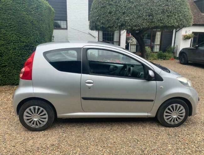 2007 Peugeot 107 - Ideal First Car  1