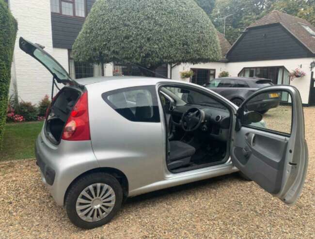 2007 Peugeot 107 - Ideal First Car  4