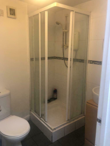 Annexe / Studio Room Share with En-Suite Slough / Langley - £600 Pm  1