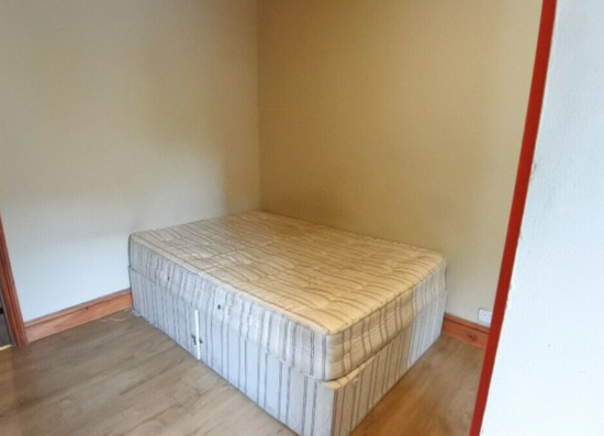 Choice of 2 Double Rooms to Rent in Large House near Willesden Sport Centre  2