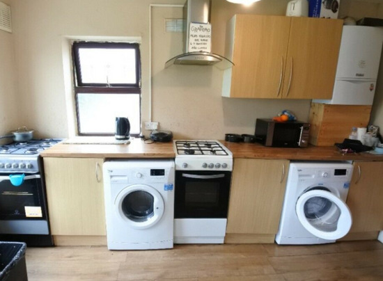 Choice of 2 Double Rooms to Rent in Large House near Willesden Sport Centre  8