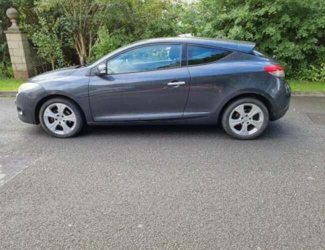 2010 Renault Megane Coupe Tomtom 1.5Dci Economy £30 Year Tax  5