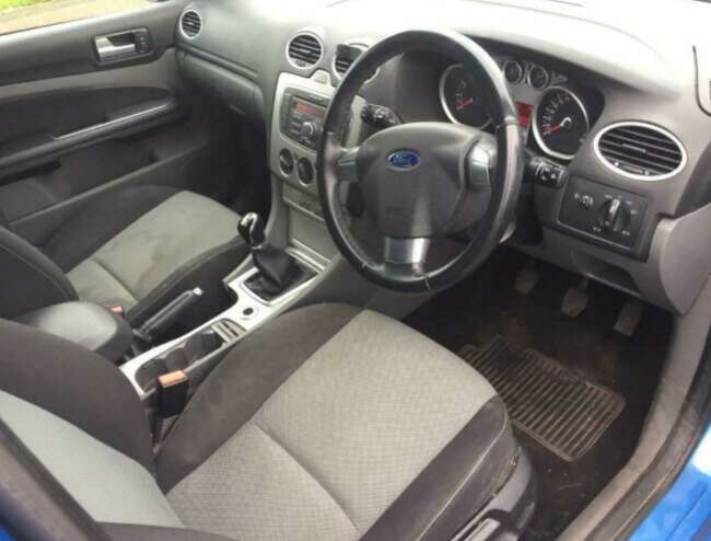 2010 Ford Focus Zetec Cheap Wee Car for Someone  4