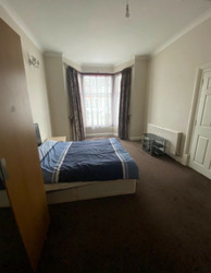 Master Room in Ilford for Couple thumb 1