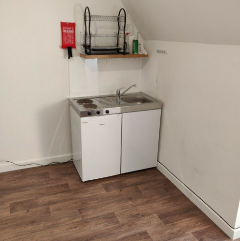 N15 - Large Bright Studio Apartment in Vibrant Tottenham All Bills Included - Private Landlord  4