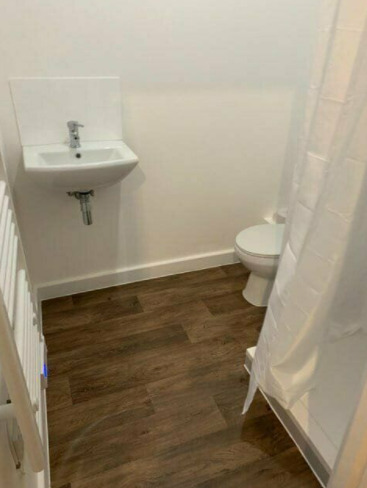 N15 - Large Bright Studio Apartment in Vibrant Tottenham All Bills Included - Private Landlord  8