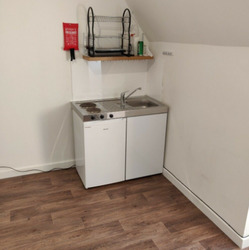 N15 - Large Bright Studio Apartment in Vibrant Tottenham All Bills Included - Private Landlord thumb 5