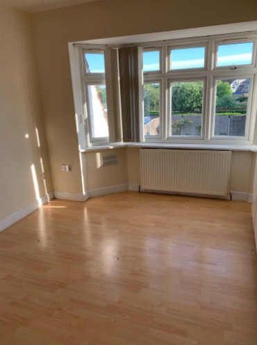 3 Bedrooms House to Rent Hounslow  0