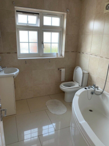 3 Bedrooms House to Rent Hounslow  1