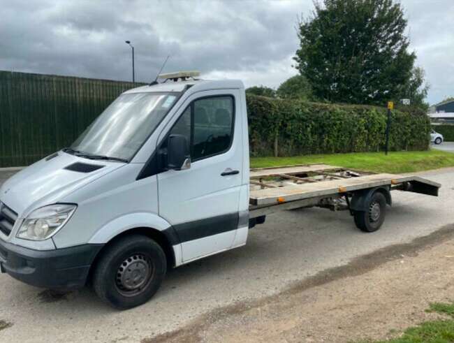 2008 Mercedes Sprinter Recovery Truck thumb 2