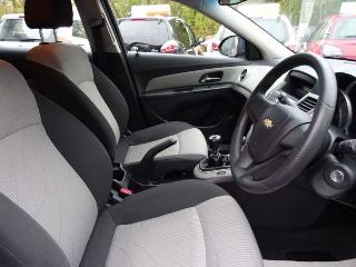  2012 Chevrolet Cruze 1.6 LS 5d thumb 9