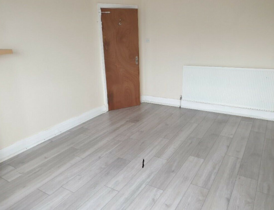 Preston Road Double Room Shower Toilet in Your £750 Per Month Including All Bills  5