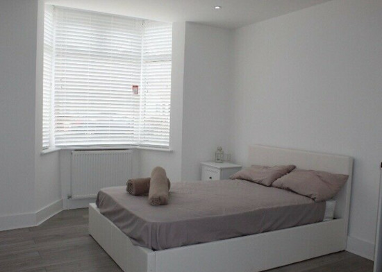 Rooms with En-Suite South Woodford E18  0