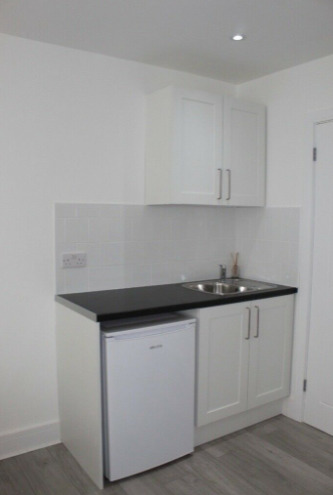 Rooms with En-Suite South Woodford E18  1