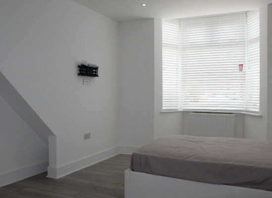 Rooms with En-Suite South Woodford E18  3