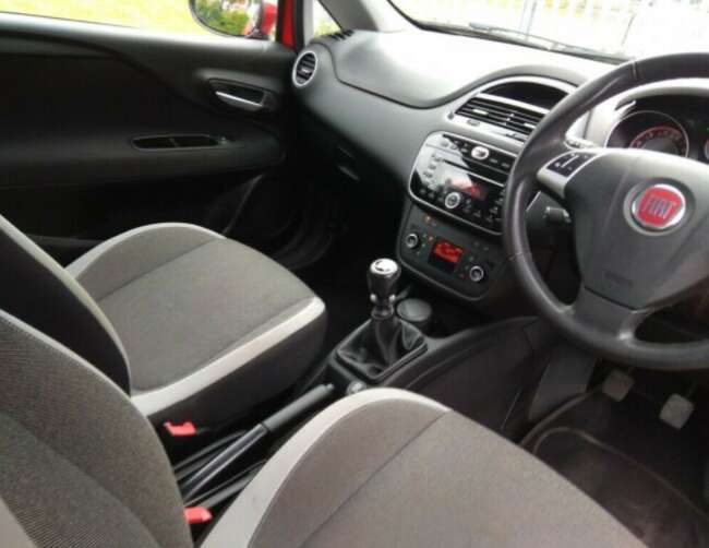 2013 Fiat Punto 1.4 Petrol New Mot thumb 8