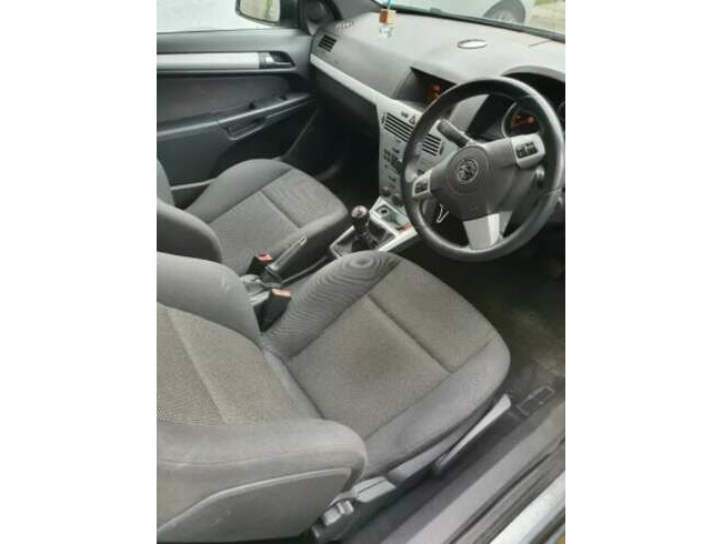 2009 Vauxhall Astra, Hatchback, Manual, 1364 (cc), 3 Doors  5