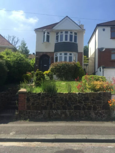 3 Bedroom Modern Detached Property with Front and Rear Garden  0