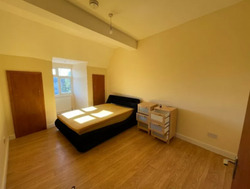 1 Bedroom Flat in Hounslow thumb 6