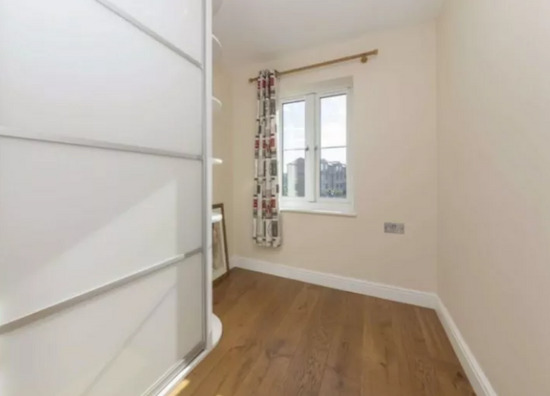 3 Bedroom House in Canary Wharf  4