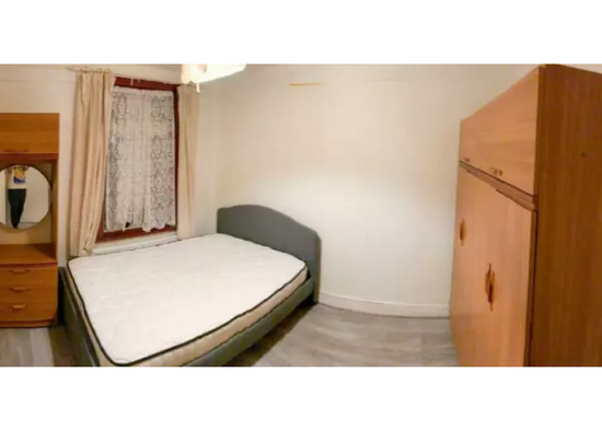 Double Room To Rent Upton Park E13  2