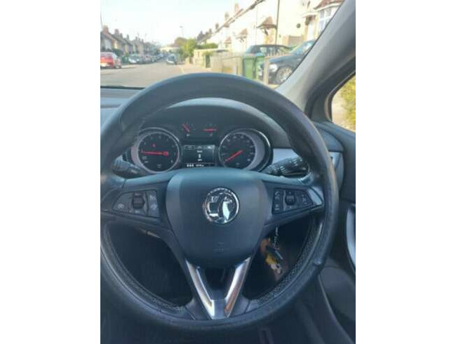 2016 Vauxhall Astra, Hatchback, 999 (cc), 5 Doors  7