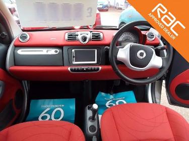 2011 Smart Fortwo Coupe Passion mhd 2dr thumb-12423