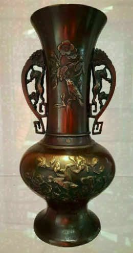 Pair Of Japanese Bronze Vases  4