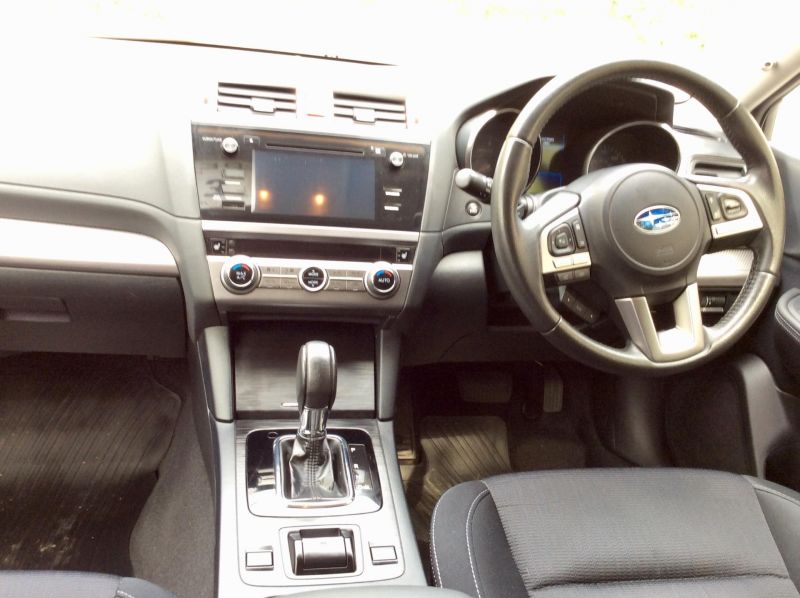  2015 Subaru Outback 2.0D SE 5dr  4