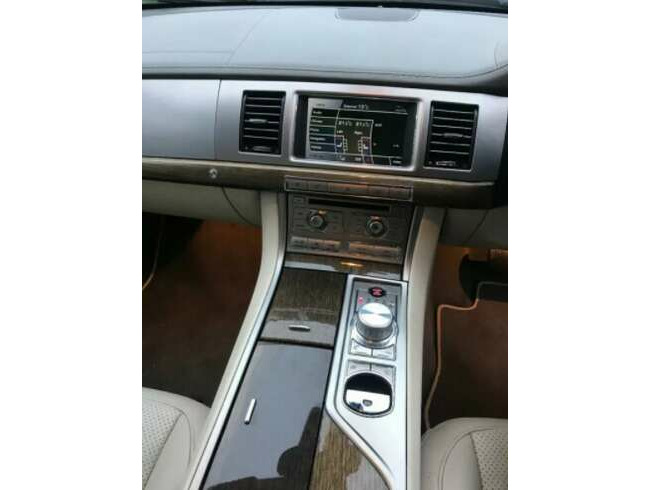 2011 Jaguar XF, Saloon, 2993 (cc), 4 doors thumb 5