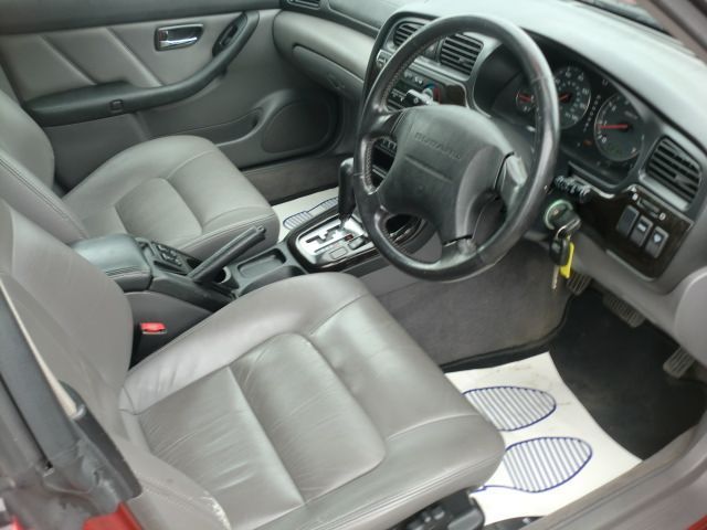  2001 Subaru Legacy 2.5 AWD 5d  8