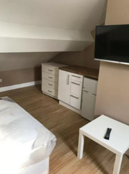 Luxury Double Room To Rent With Own Shower Room In Oban Street LE3 9GB thumb 3