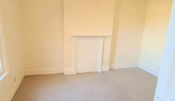 3 Bed Flat - Shirley - Parking - Available Now thumb 3