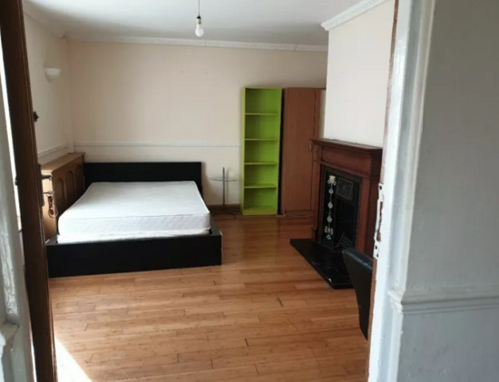 In Stanmore Large Double Room Rent £600 Per Month Stanmore  3