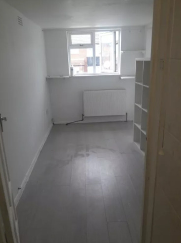 Edgware Small Studio Flat Furnished and Refurbished (£750 All Bill Included)  2
