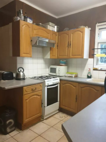 Large Double Room to Rent in Shared House on Broughton Road, Croydon CR7  0
