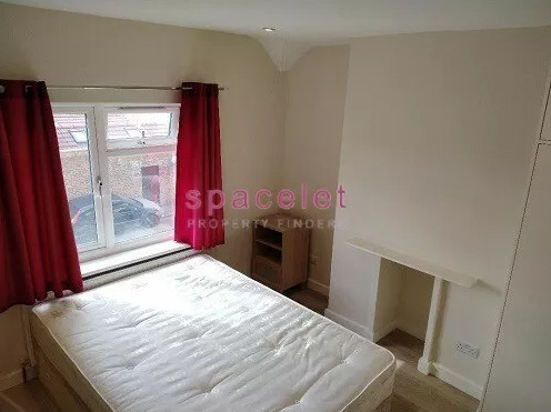 One Double Room To Rent Duncan Grove, Acton W3 7NN  0