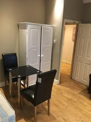 En-Suite Room To Rent Hogarth Road, Earls Court SW5 0PU thumb 2