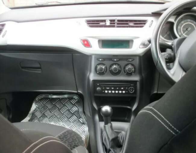2011 Citroen C3, Hatchback, Manual, 1398 (cc), 5 Doors  9