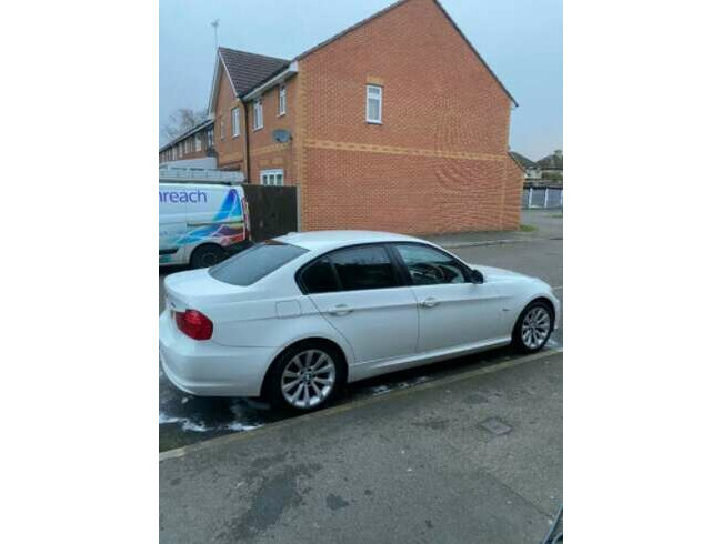 2010 BMW 318D Business Edition. White  6