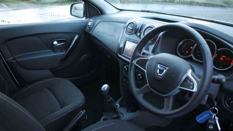  2017 Dacia Sandero 0.9 TCe Laureate 5dr  6