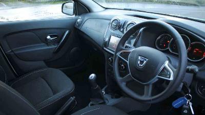 2017 Dacia Sandero 0.9 TCe Laureate 5dr thumb 7